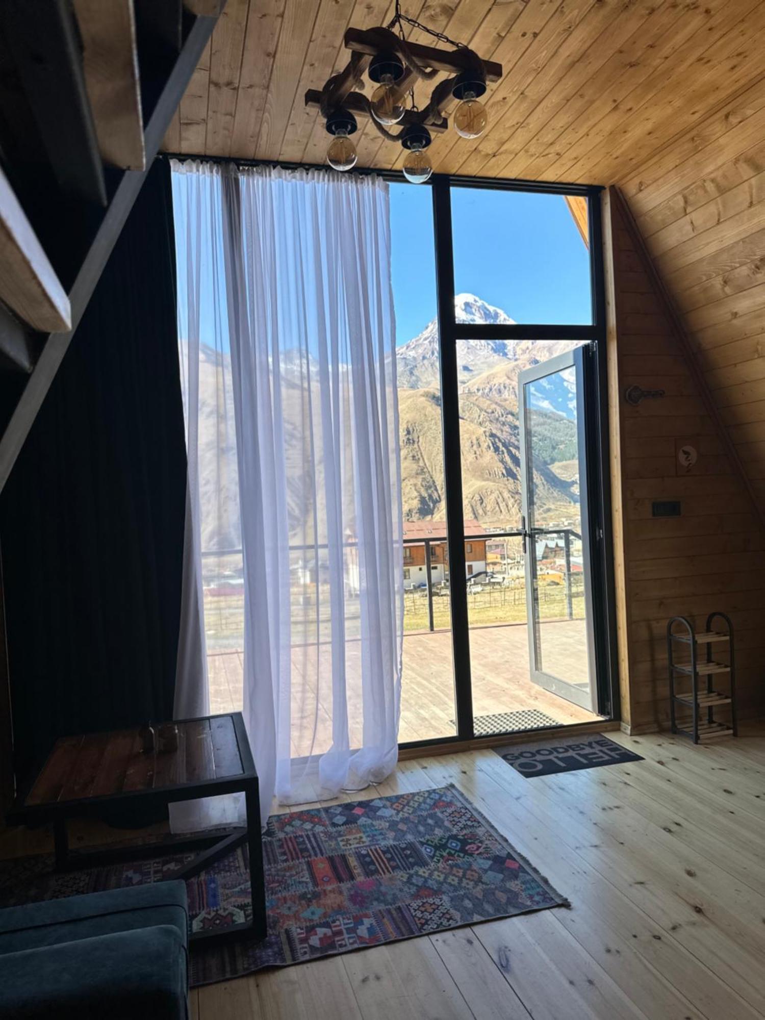 Vista Cottage Kazbegi Bagian luar foto